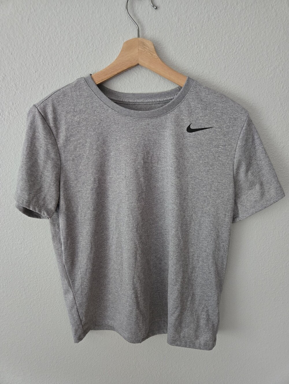 Nike Light Gray Short Sleeve Athletic Tee with Black Swoosh Dri-Fit M